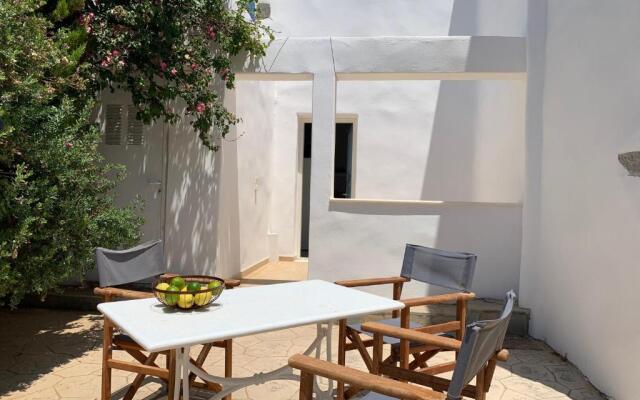 Rosemary Residence in Ampelas. 3 bedroom house