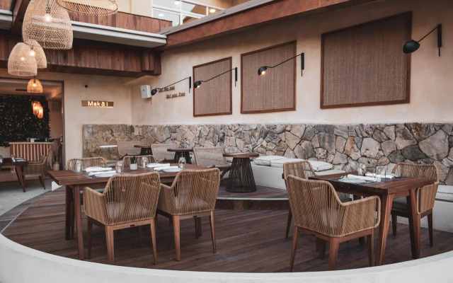 Alexandra Beach Hotel