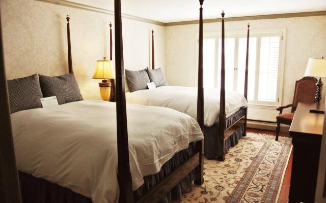 Cow Hollow Suites