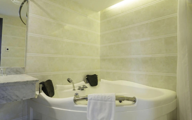 Calista Sai Gon Hotel
