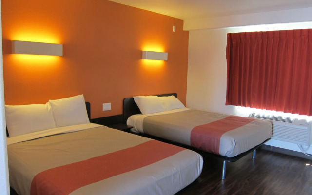 Pacific Inn