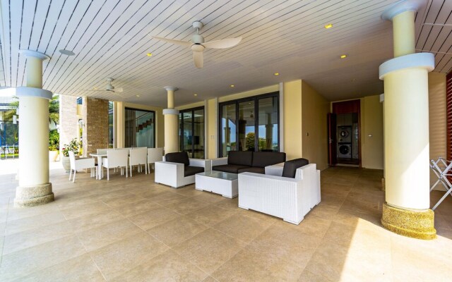 Luxury Mansion On Golf Course - BMG5