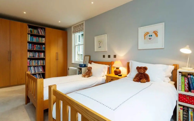 Deluxe In Notting Hill