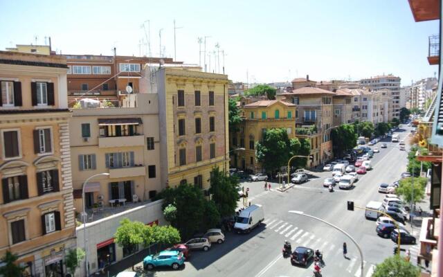 Beautiful apartment in San Giovanni close to Colosseo