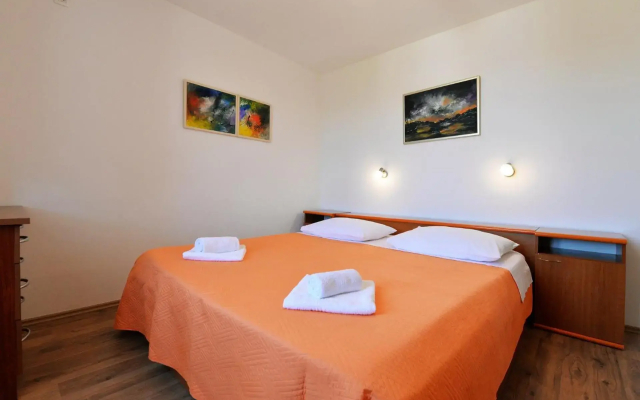 Beach apartment VAMI with sea view