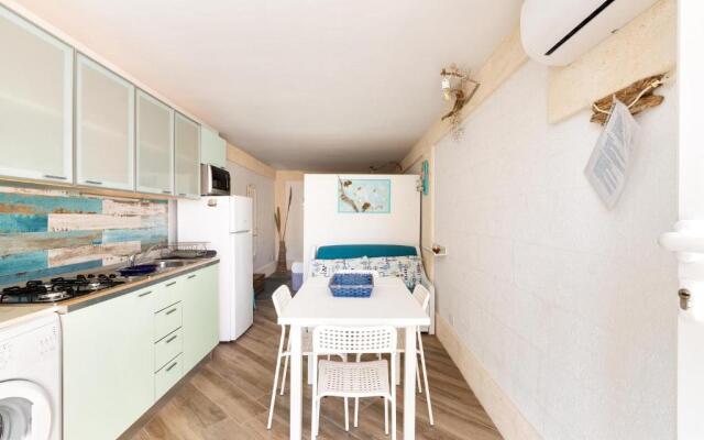 Mono Chicca Blu by BarbarHouse