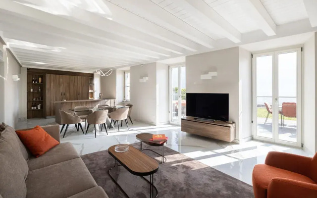 Luxury Lenno Apartment by My Villa Collection