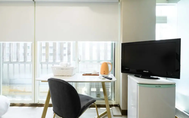 Amy Songjiang MRT Service Apartment