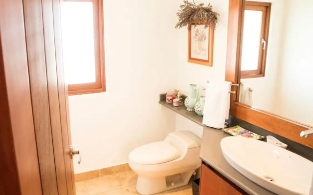 Luxury Guayllabamba House Gym Jacuzzi Parking Pool Wifi