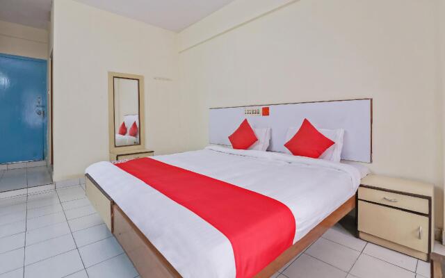 OYO 23083 Hotel Hindustan Deluxe