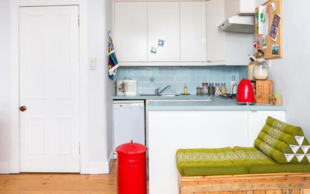 425 Quirky and Charming 2 Bedroom Seaside Apartment in Portobello