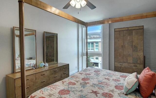 Channelview 215