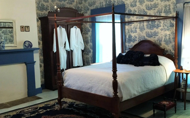Old Caledonian Bed and Breakfast