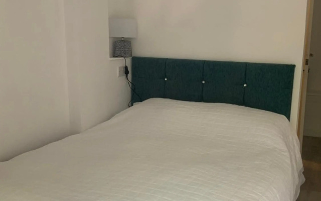 Self Contained Rooms in Central Torquay