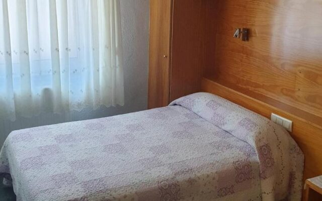 Hostal Puente Azud