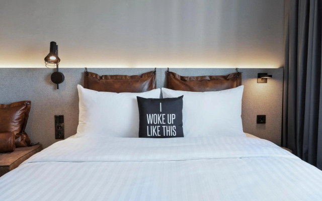 Moxy Hamburg City
