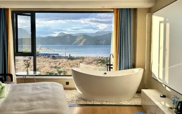 Lugu Lake Guantang Yixi Yishe Lake View Holiday Homestay
