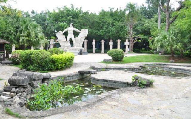 Jiuquwan Hot Spring Holiday Resort