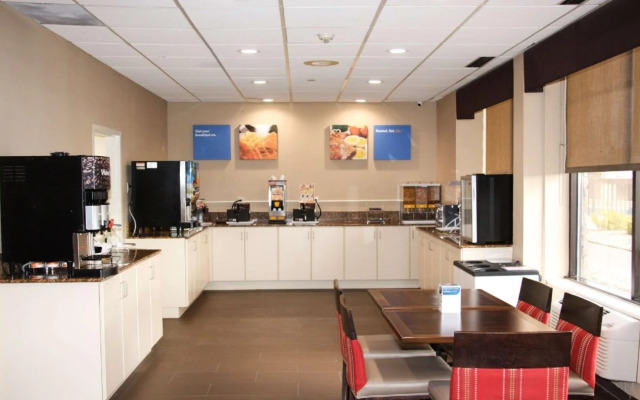 Comfort Inn & Suites Durham near Duke University