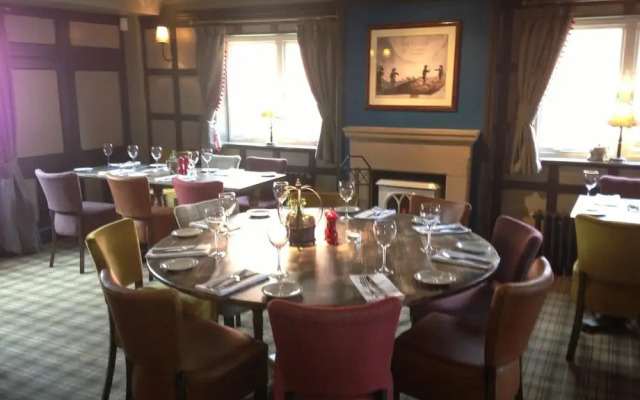 The Crown Pub, Dining & Rooms