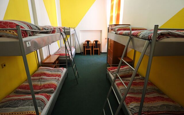 Az Hostel