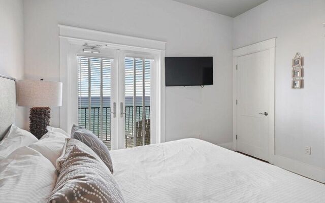 Gulf Breeze by Five Star Properties