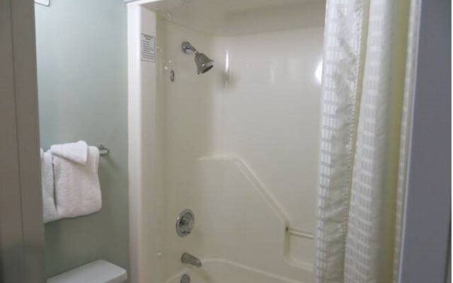 Super 8 Dallas Love Field Market Center