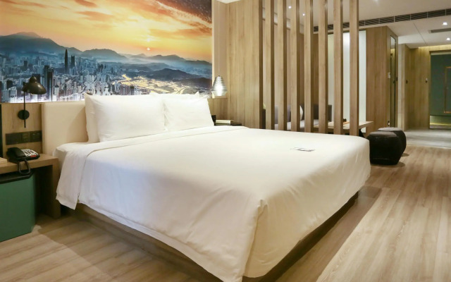 Shenzhen Nanshan Coastal City Atour