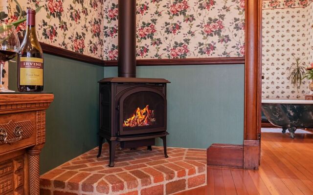 Peerless Hotel & Restaurant