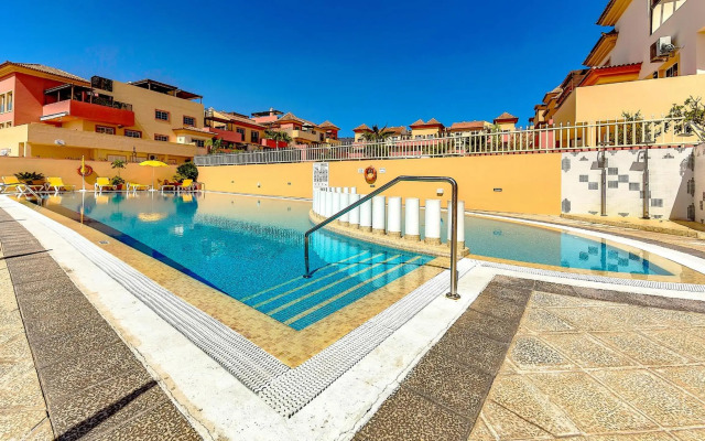 Apartment in area Del Duque with spacious terrace