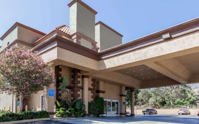 Travelodge by Wyndham Sylmar CA