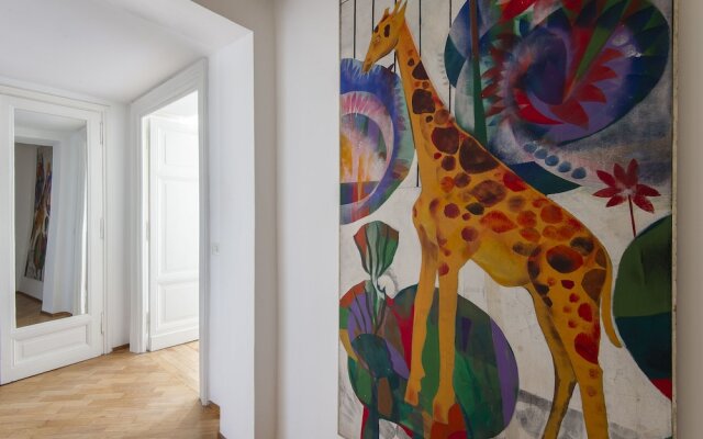 Popolo Square Luxury Two Bedroom Apartment