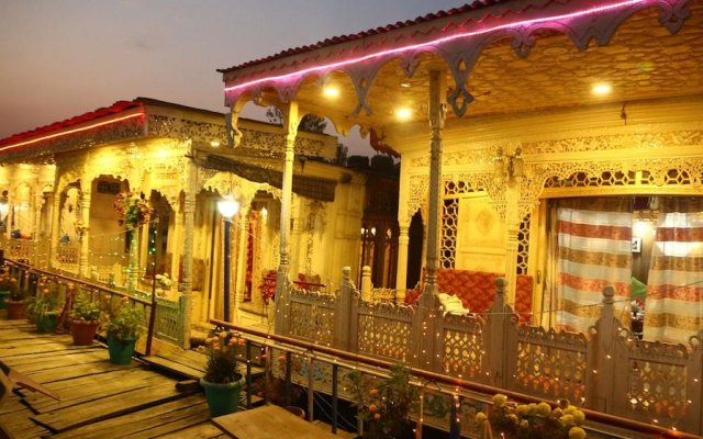 Aziz Palace Group of Houseboats