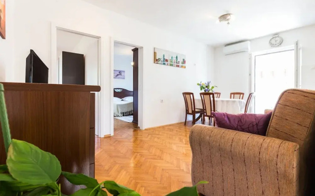 Lovely Leisure Apartments With Pool