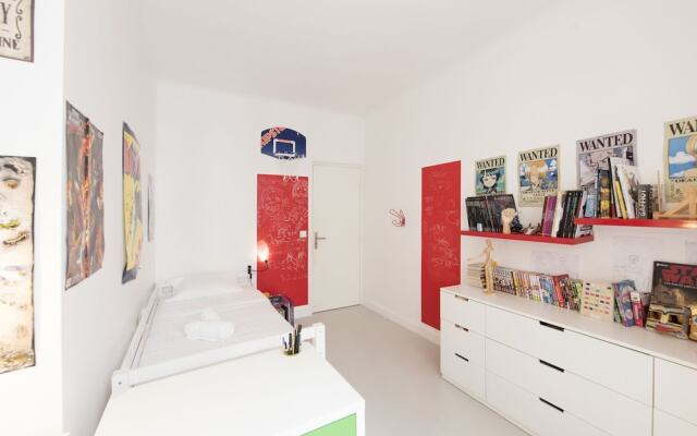 Contemporary Chic by Place de la Nation