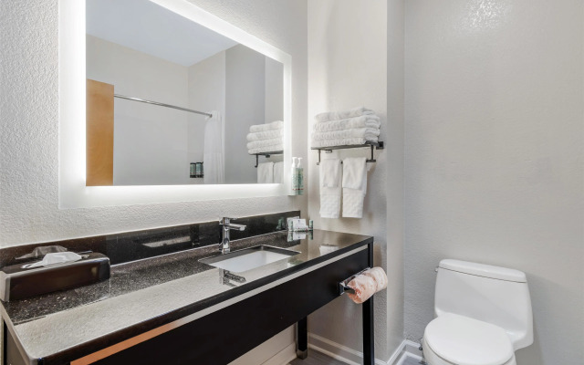 Best Western Commerce Inn