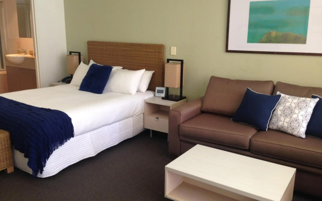 BASE Holidays - Ettalong Beach Premium Apartments