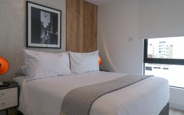 w Elegant 2BR With Balcony in Miraflores