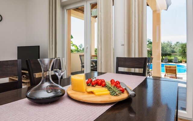 Villa Josipa-with Pool and Beautiful Garden