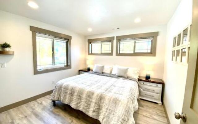 Raspberry Garden Inn & Suites