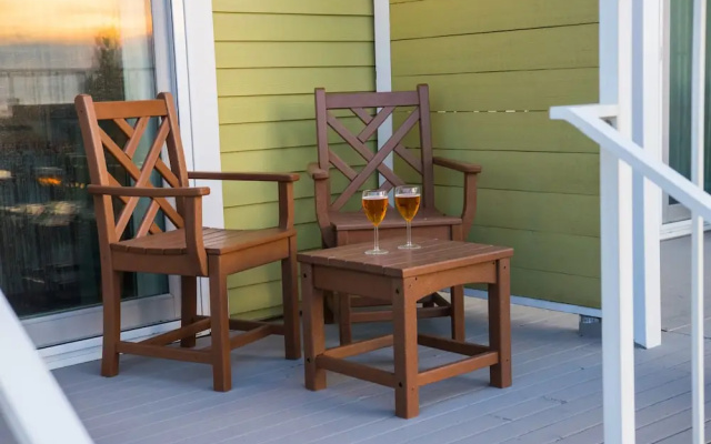 Inn of the Four Winds Oceanfront Seaside