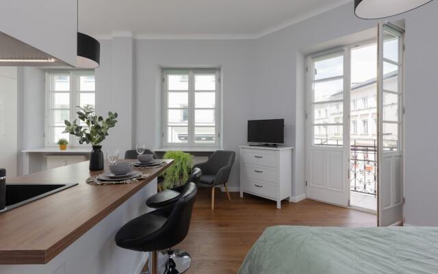 Chmielna 1/3 Studio #3 by Renters