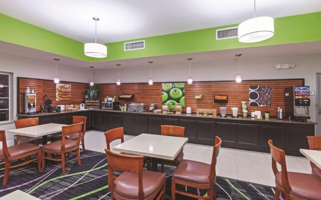 Palacio Royale Inn Signature Katy