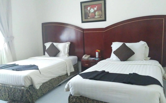 Royal Crown Hotel & Suites