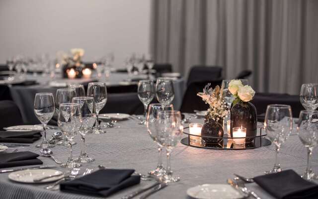 Radisson on Flagstaff Gardens Melbourne