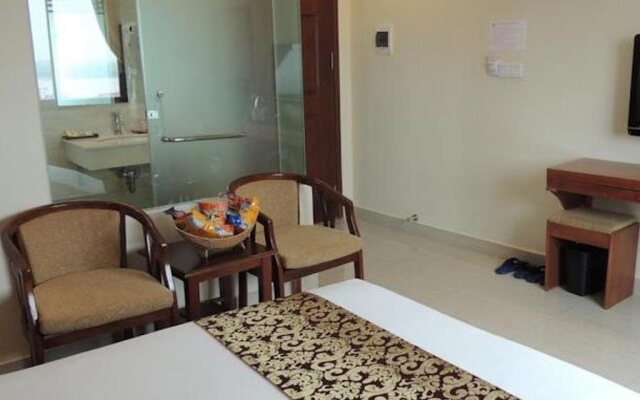 B Hotel
