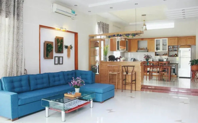 Pura Vida House