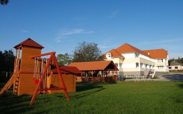 Triász Aparthotel