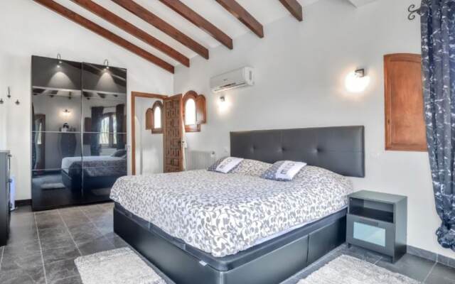 Villa - 3 Bedrooms with Pool and WiFi - 106411