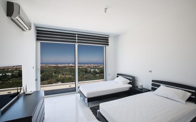 KO1 With Breathtaking sea Views